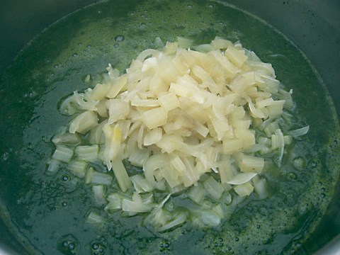 recette soupe oignons bettes