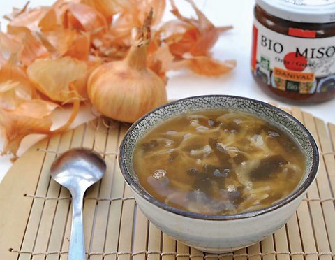 recette soupe oignons miso 